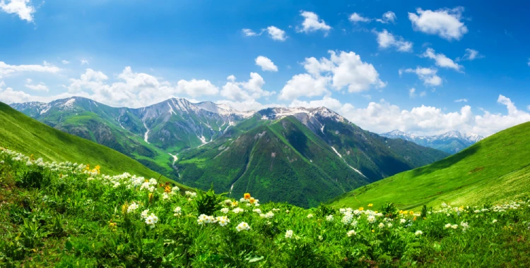 راهنمای سفر به گرجستان برای لذت بردن از بهترین فصل